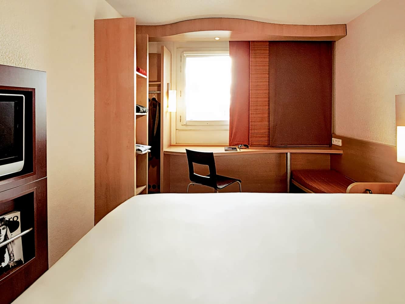 ibis Nemours