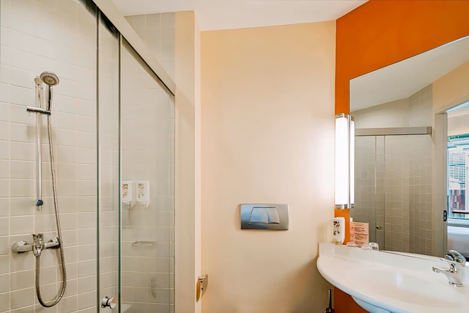 ibis Singapore on Bencoolen