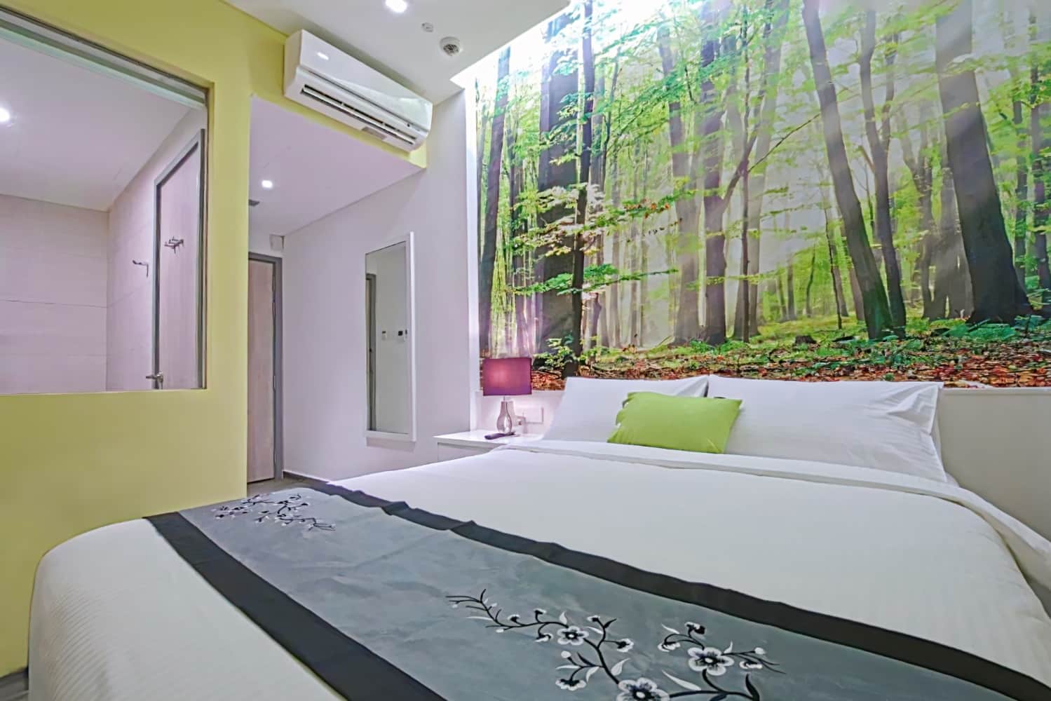 J8 Hotel