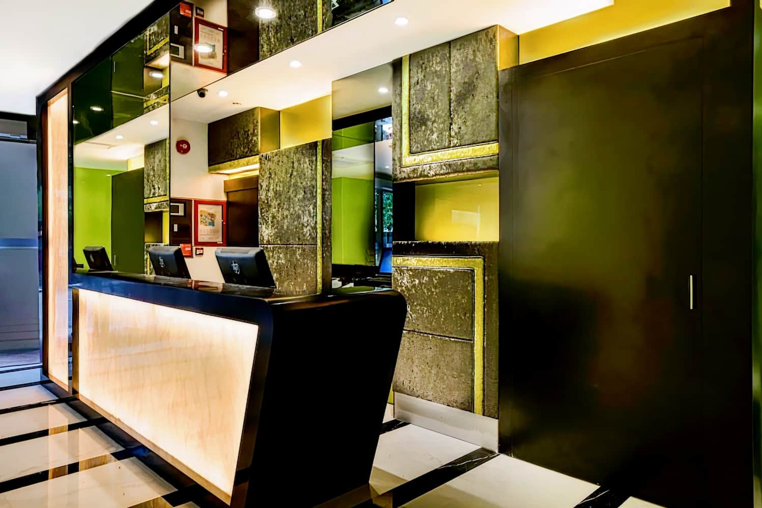 J8 Hotel