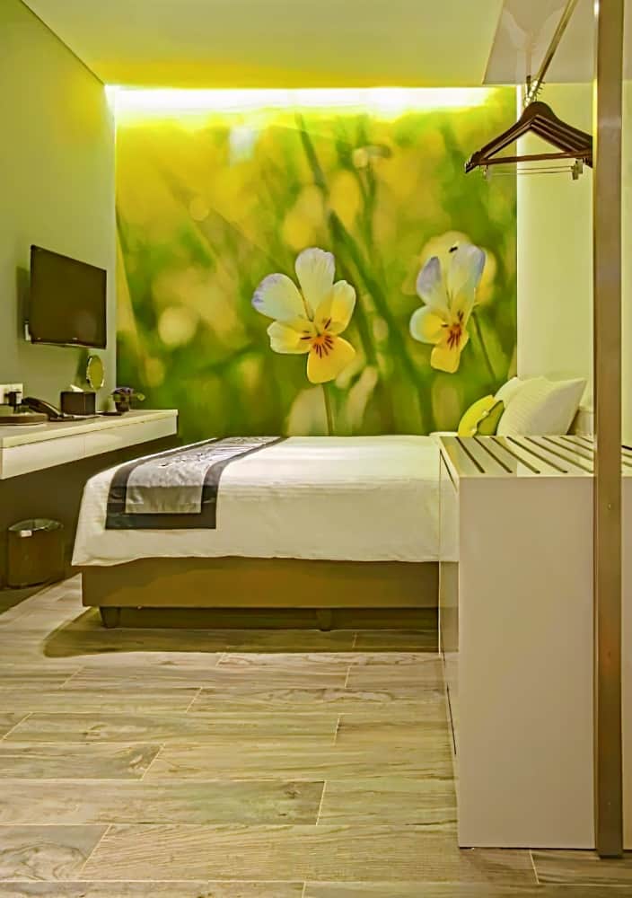 J8 Hotel