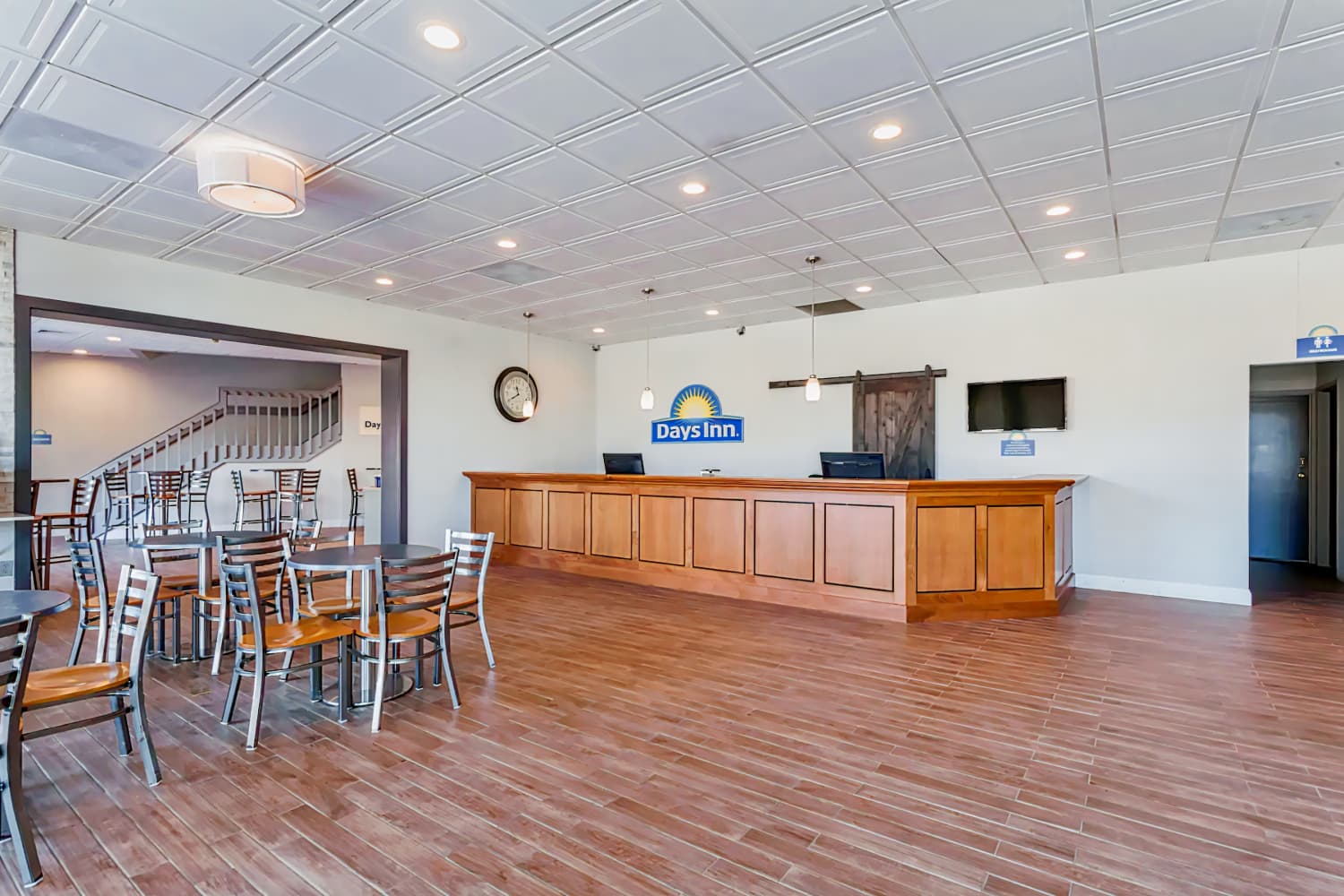 Days Inn & Suites by Wyndham Lancaster Amish Country