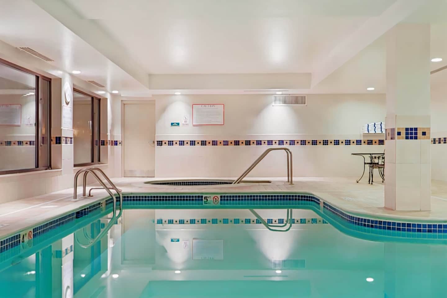 Holiday Inn Manchester Airport, an IHG Hotel (old)