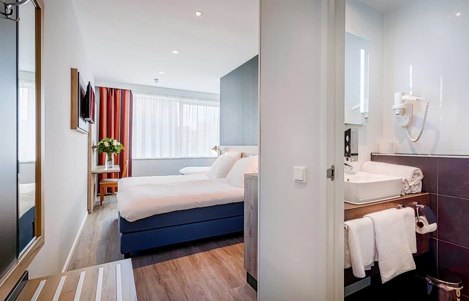 Joy hotel