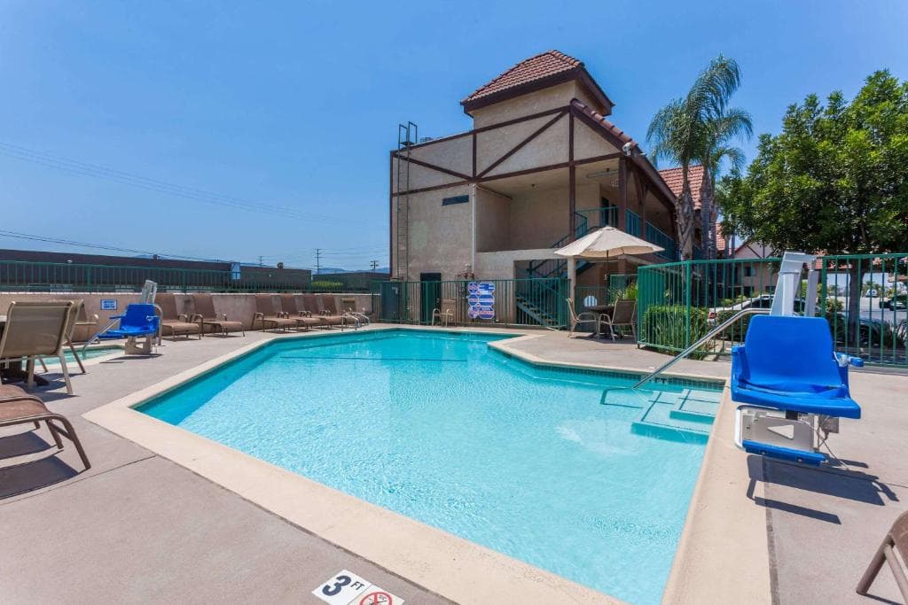 Howard Johnson by Wyndham Norco