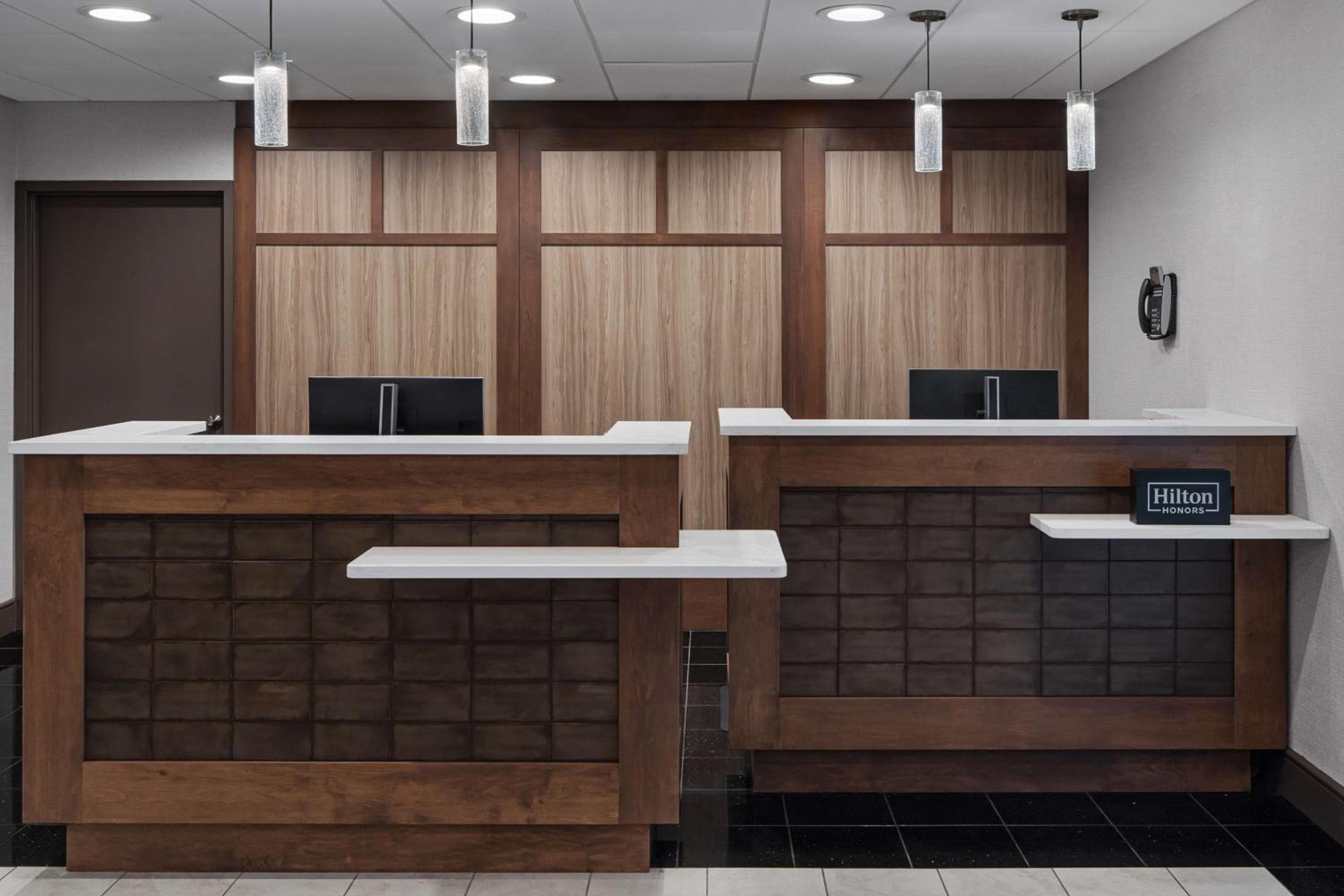 Homewood Suites by Hilton Carle Place - Garden City