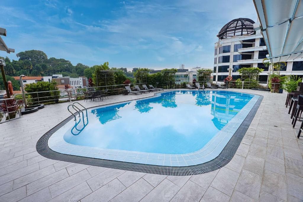 Peninsular Excelsior Hotel