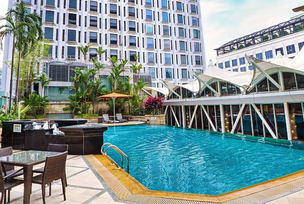 Peninsular Excelsior Hotel