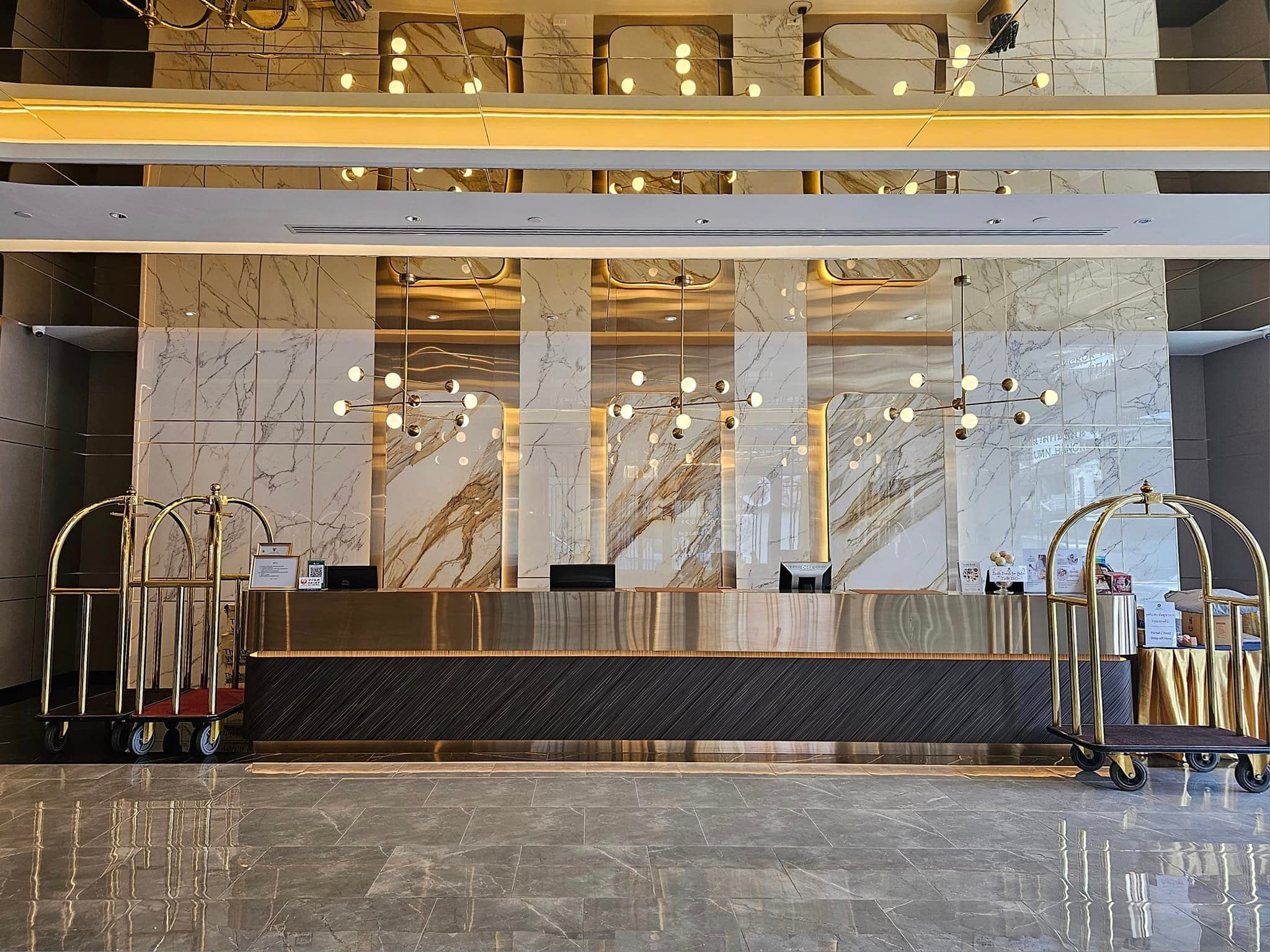 Column Bangkok Hotel