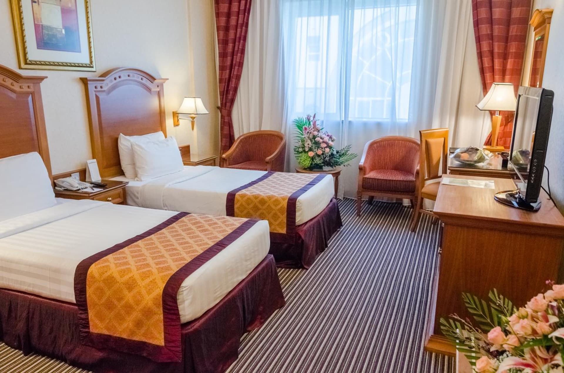 Avenue Hotel