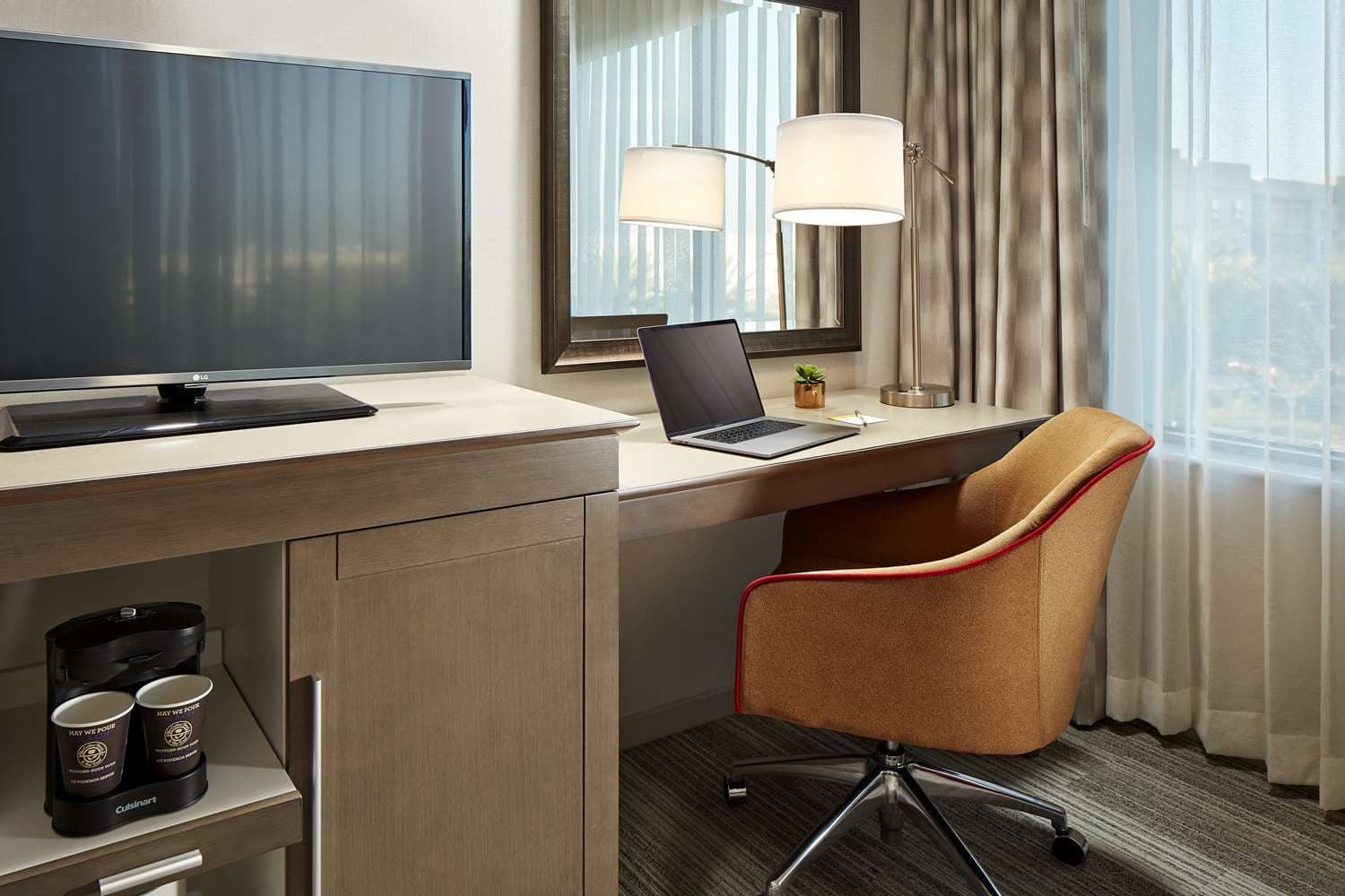 Hampton Inn Long Beach Airport