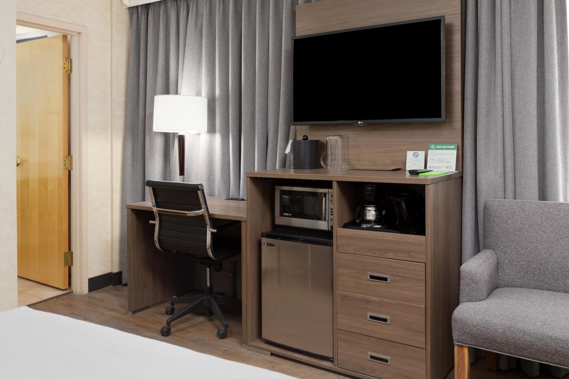 Grand Park Hotel & Suites Downtown Vancouver