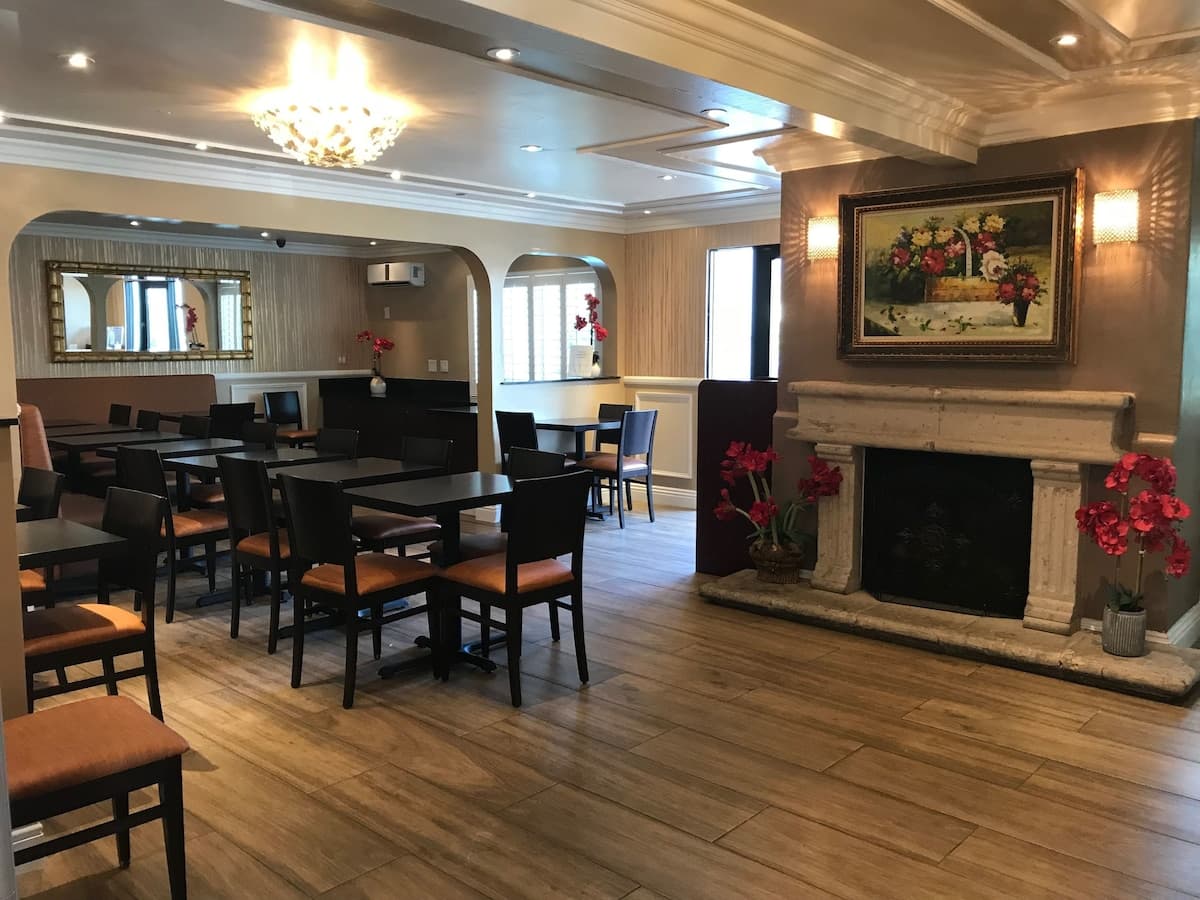 Lemon Tree Hotel and Suites