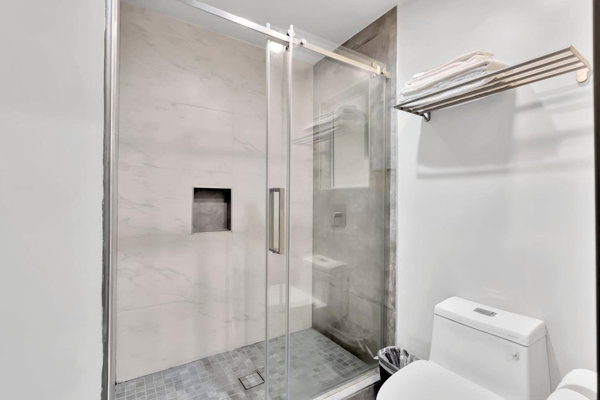 Exclusivo Inn and Suites