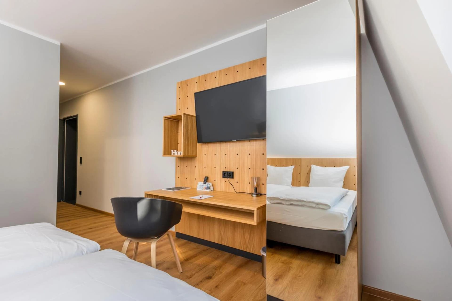 mk | bed & breakfast eschborn
