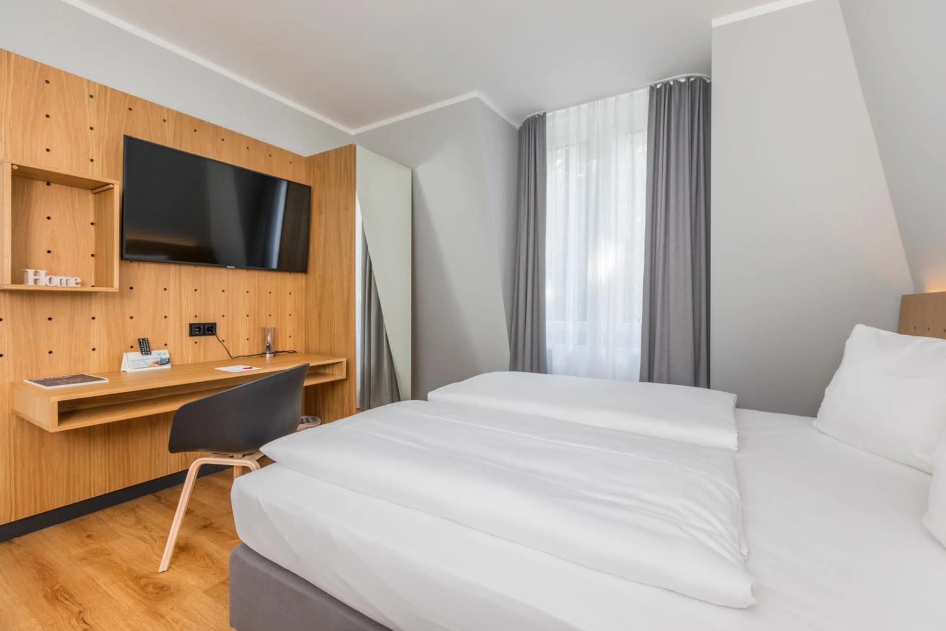 mk | bed & breakfast eschborn