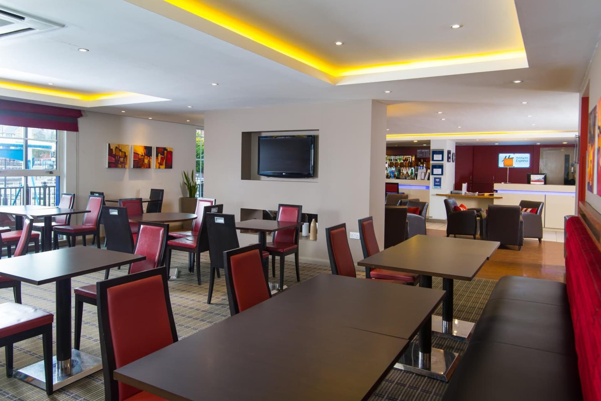Holiday Inn Express Manchester - Salford Quays by IHG
