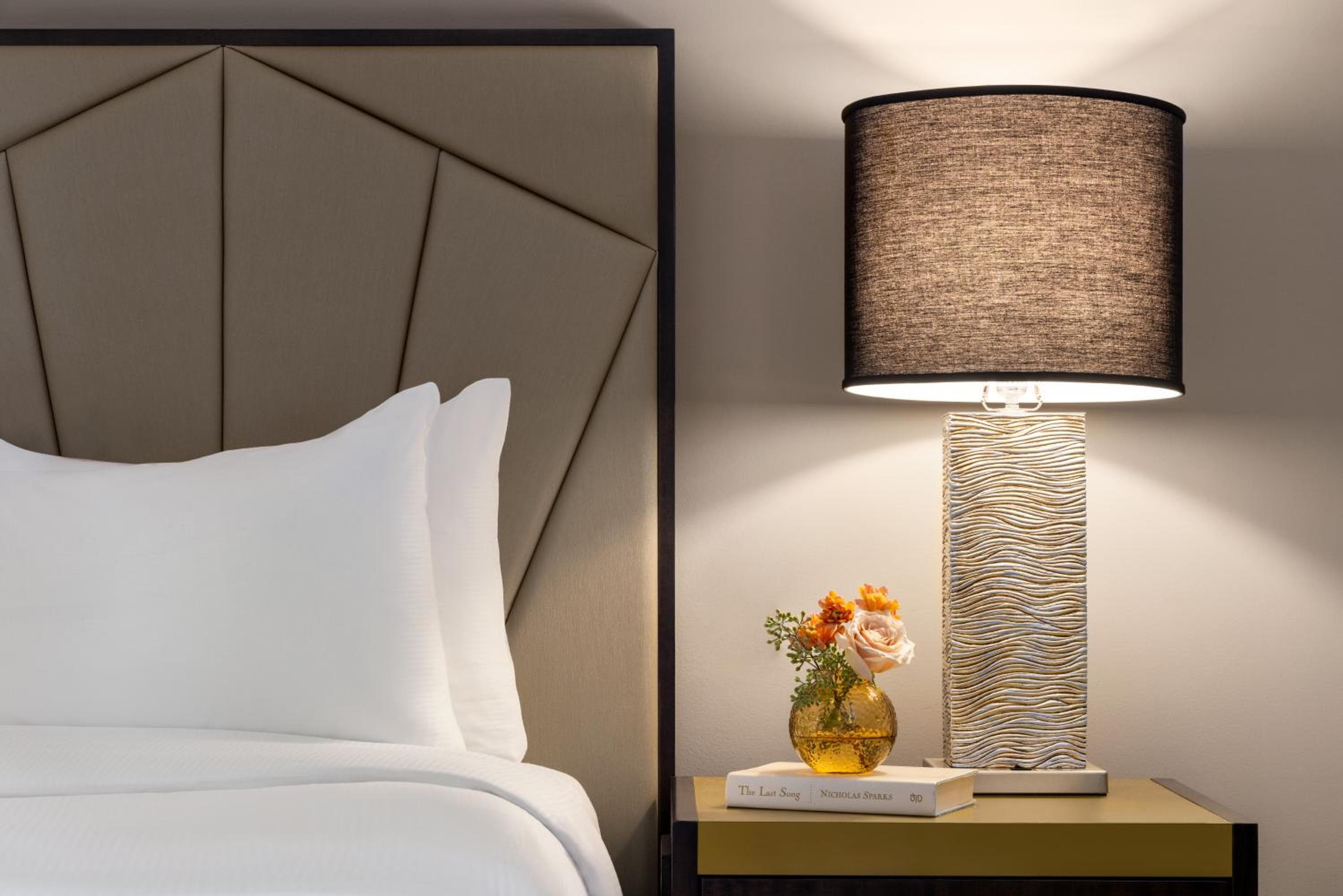 Renaissance Chicago O'Hare Suites Hotel