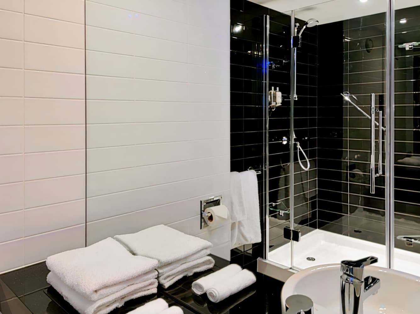 Holiday Inn Express London Heathrow T5, an IHG Hotel