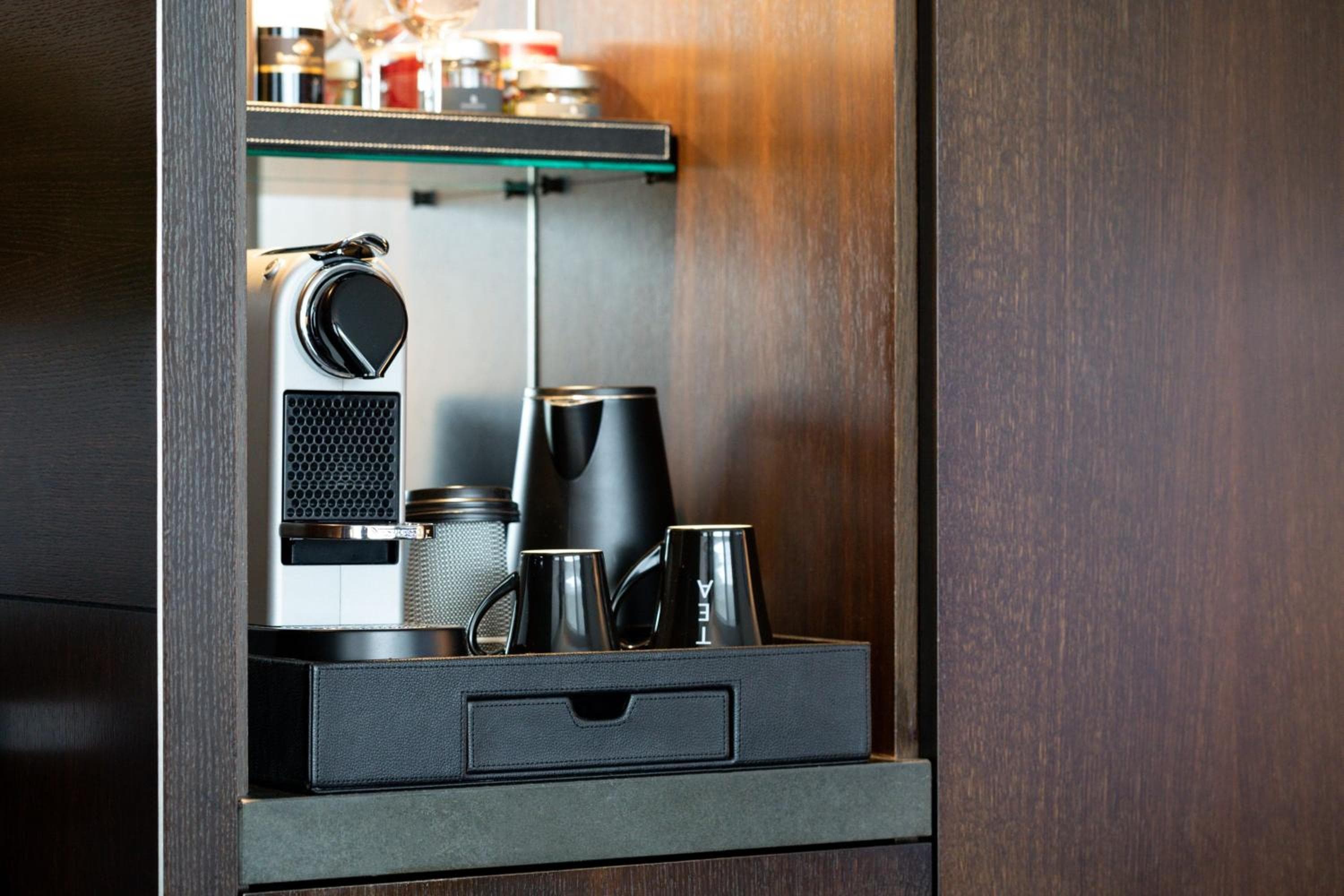 Renaissance Paris Arc De Triomphe